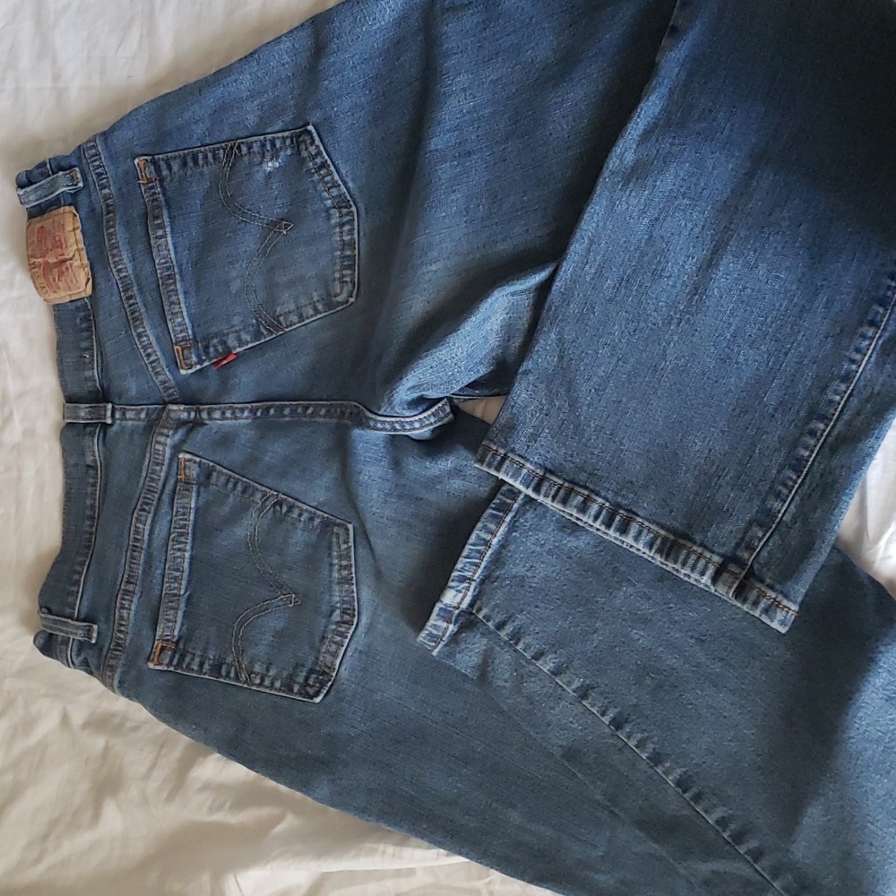 Levi Jeans - Picture 3 of 5